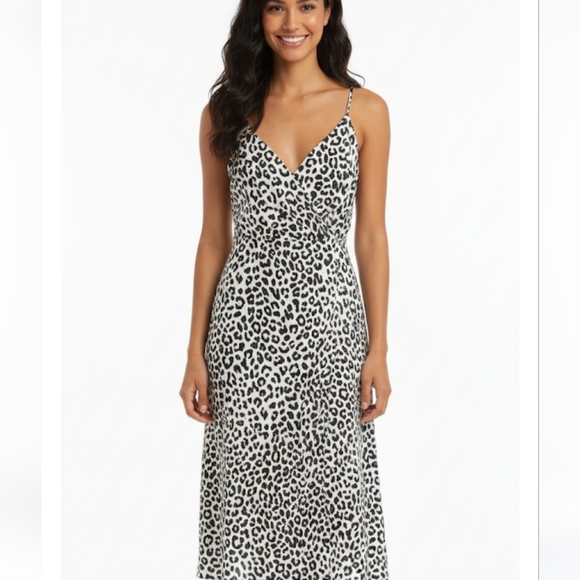 Dresses & Skirts - black white faux wrapped dress size s